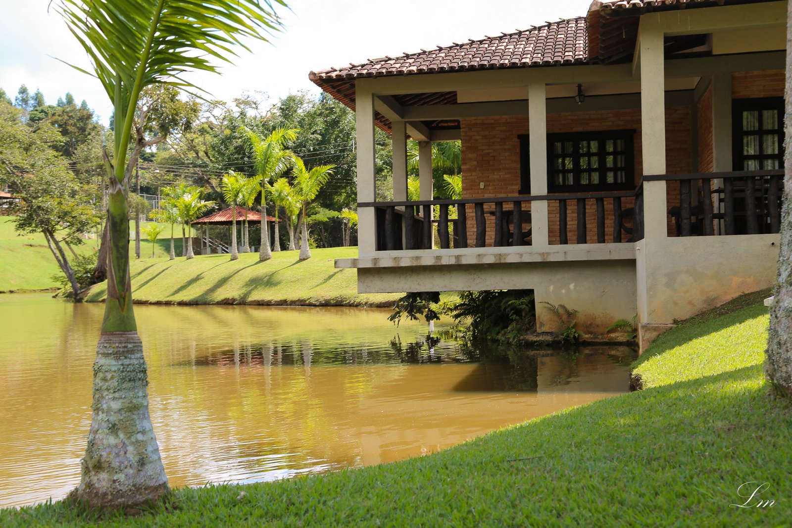 Chalé beira lago do Hotel Fazenda Álamo